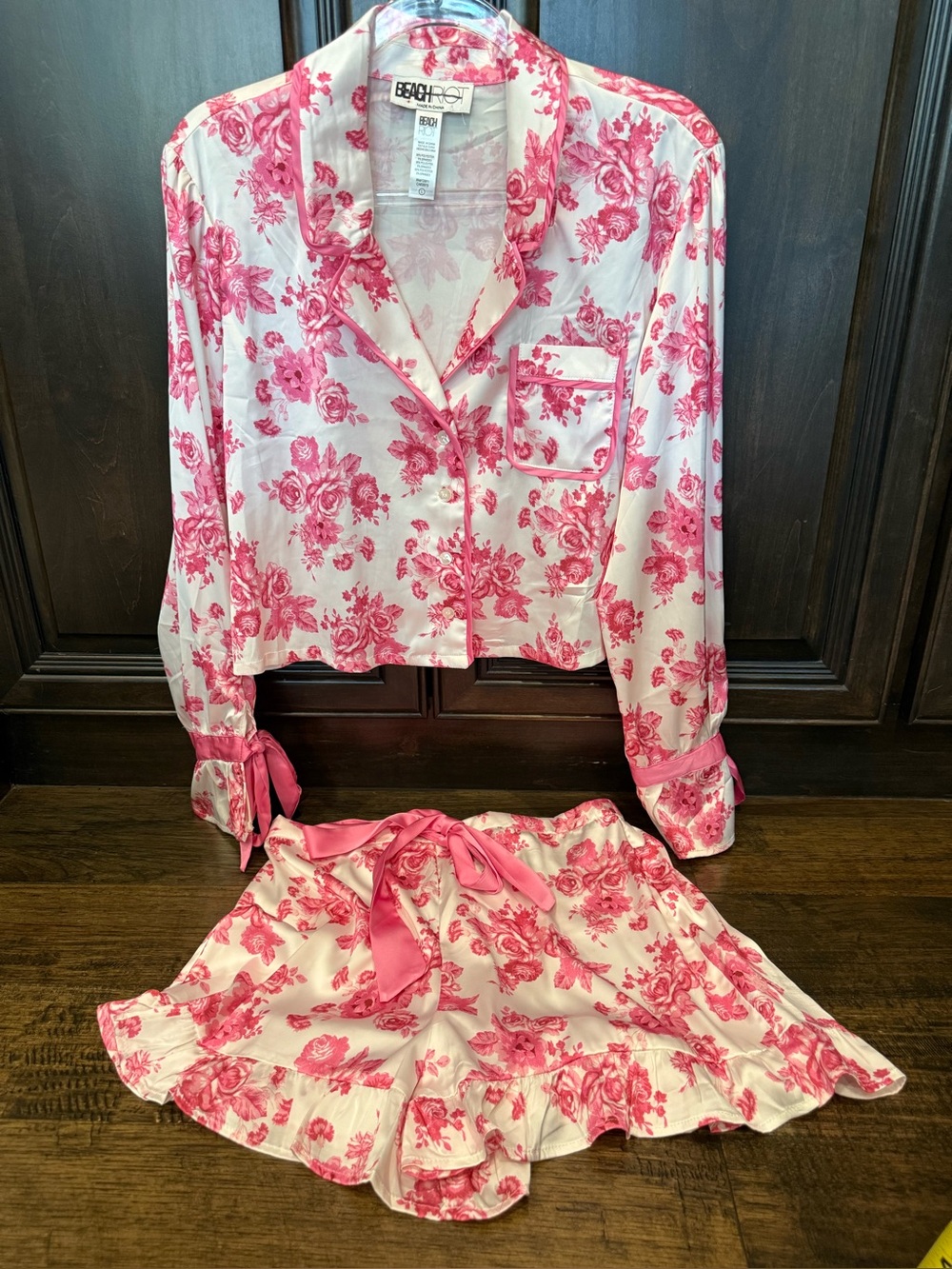 Beach Riot Pink Floral Satin Pajama Set - Picture 9 of 13